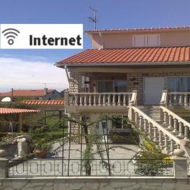 Room solo - Villa Ribeiro On Way to Santiago with Secure Bike Garage - Esposende, hotell i Esposende