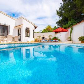 Villa Yvonne - chill out, free WIFI, close to facilities
