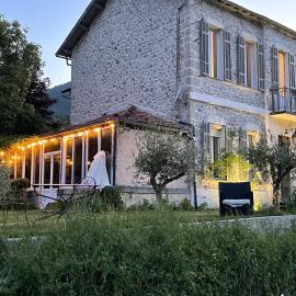 CHAMBRE D'HOTES SANDRA，阿諾的飯店