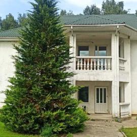 Svečių namai prie Širvintų، فندق في Akmeniai
