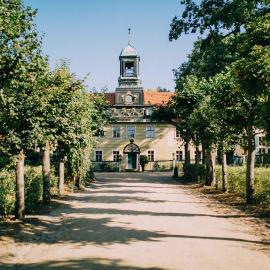Villa Sorgenfrei und Restaurant Atelier Sanssouci, hotell i Radebeul