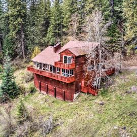 Spacious Sun-Up Bay Cabin, 20 Min to Downtown CDA!, hotel u gradu Worley