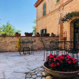 Casa Rosy nel borgo di Patrignone