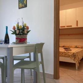 Appartamenti Milady immersi nel verde, hotel in Rosolina Mare