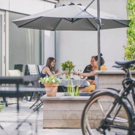 Het Oplaadpunt: bed, bike, hike, 8-12 p., hotel in Diksmuide