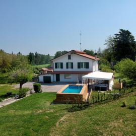 Casa Vacanze Raggio Di Sole, hotel en Montegridolfo
