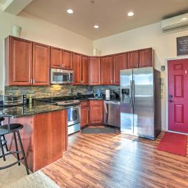 1/2 Mi to Windham Mtn: Main Street Condo, Hotel in Windham