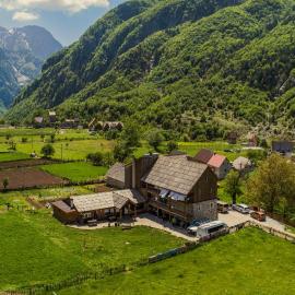 Bujtina Polia, khách sạn ở Theth