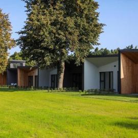 Seaside bungalow Juura at Albatross, Kesterciems with garden, Spa and pool for extra
