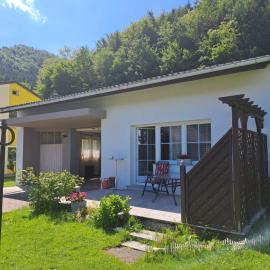 Haus beim Wasser im grünen in sehr ruhiger Lage!!