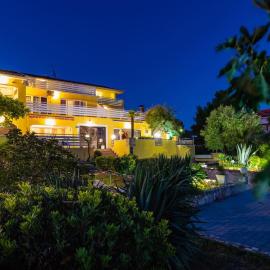 Villa Sunce, Hotel in Sukošan