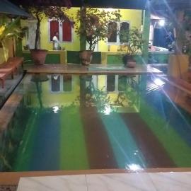 Alola inn โรงแรมในปาดังไบ