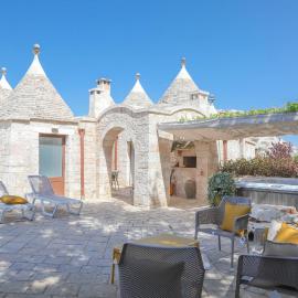 TRULLI CALELLA by Apulia Hospitality, hotel a Locorotondo