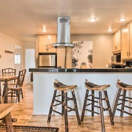 Skier's Dream: Upscale Condo By Teton Village!, hotel in Wilson