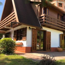Chalé Sonho da Vovó - Pertinho do Centrinho!, hotel in Campos do Jordão