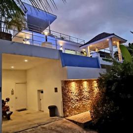 Villa Paradise, Pool and Sea View, hotel a Csaveng-parton