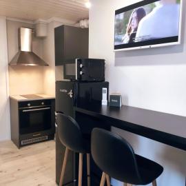 Upea moderni pieni yksiö rauhallisella sijainnilla - itsepalvelukirjautuminen - SELF CHECK-IN, hotel in Vaasa