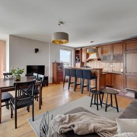 Top Floor z widokiem na morze by Downtown Apartments