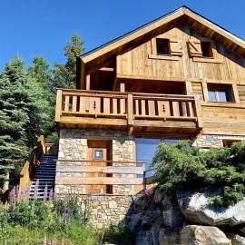 Le Chalet Perce-Neige, hotel u gradu Le Angle