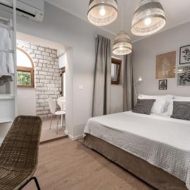 Apartments Alloro by SeeAdria Agency, hotel in Novigrad Istria