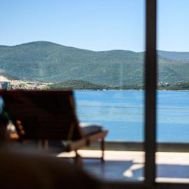 Apartments Morska Vila, hotel a Komarna