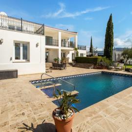 Villa in Granada with Sea Views & Pool
