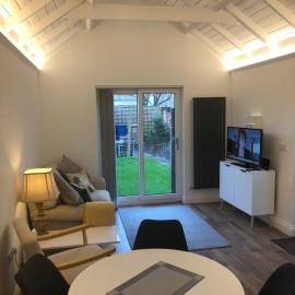 Unique one bed contemporary bungalow town centre, hotel in March