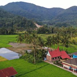 Rumah Gadang Tokama, Simarasok, hótel í Baso