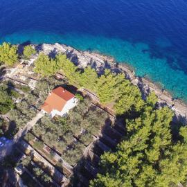 Holiday home in Blato Insel Korcula 6411、プリグラディサのホテル