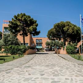 Thalassa Apart Hotel، فندق في أليكساندروبولي