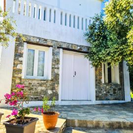 Lionaki House