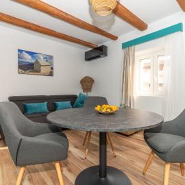 Ivka Makarska - modern and luxurious oldtown apartament