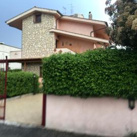 Enza-home-in-ROMA, hotel a Borghesiana 