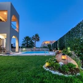 Haraki Villas, Hotel in Charaki