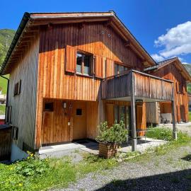 Ferienhaus Elisabeth - zentral, geräumig und familienfreundlich, hotel in Malbun