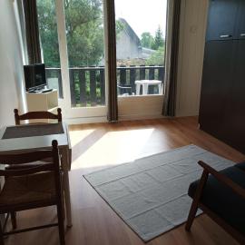 Studio tout confort au bord du lac d'Estey avec parking privé