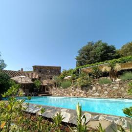 La Magnanerie de Camias, hotel a Saint-André-de-Majencoules
