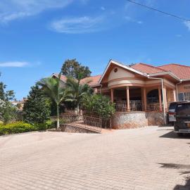 Airport Side Hotel Entebbe, hotel di Entebbe
