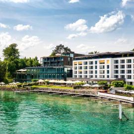 Campus Hotel Hertenstein, hotell i Weggis