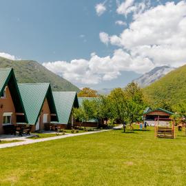Bungalow Holiday, hotel i Plužine