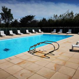 Appartement Indépendant dans le Résid hôtel idéal pour les vacances - séminaires - déplacements pro "L'Evidence du Golf " VEDENE, hotelli kohteessa Vedène