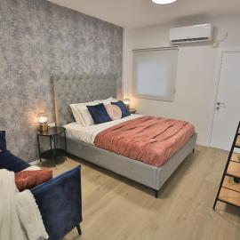 Cozy and stylish 1-bedroom apartment, hotel in Netanya