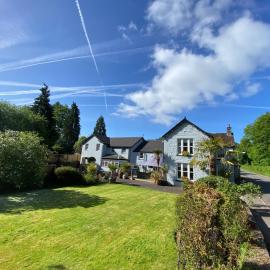 Rooms at The Usk, hotel in Talybont