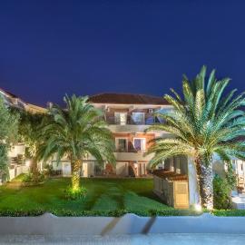 Kapsohora Inn, hotel in Pefkochori