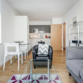 Roomspace Serviced Apartments - Swan House, hotel a Leatherhead