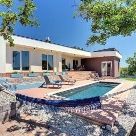 Villa mit privatem Pool nur wenige Minuten von den Stränden