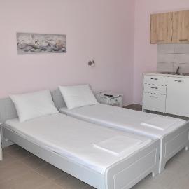 Giorgos-Fenia Apartments