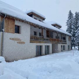 Nordique Symbiose – hotel w mieście Chapelle-des-Bois