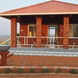 MARS Jungle Adventure Stud Farm with Private Jacuzzi, hotel a Narsinge