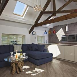 The Barn, 20 At The Beach، فندق في Beesands